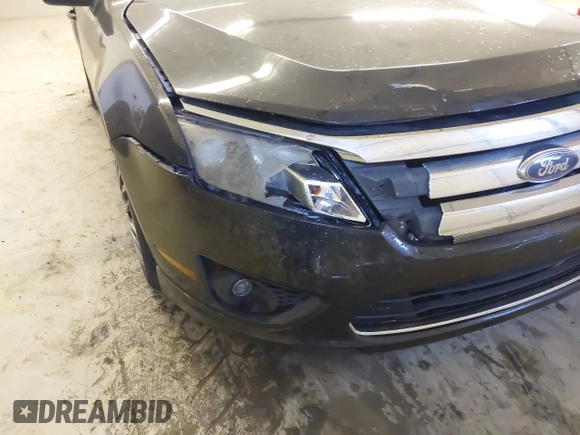 2010 Ford Fusion SE with VIN 3FAHP0HA3AR169898, listed as a IAAI auction lot 41033517 with 194,856 mi miles. Bid and sale history available at carsss.com. Image 6.
