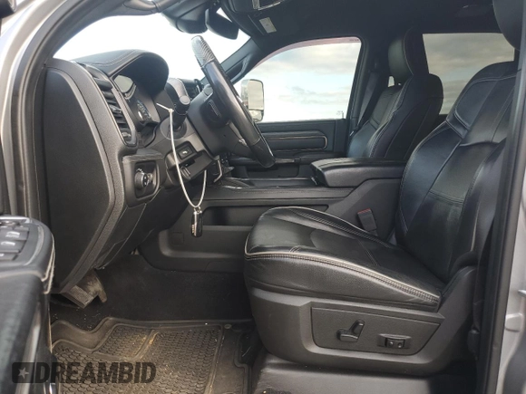 2020 Ram 2500 Limited z VIN 3C6UR5SL9LG282626, wystawiony jako Copart lot #78934634 z przebiegiem 121 895 mil mil oraz Szkoda całkowita • Salvage title. Historia ofert i sprzedaży dostępna na DreamBid. Obrazek 7.