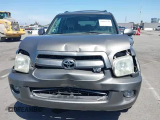 2007 Toyota Sequoia SR5 with VIN 5TDZT34A07S296602, listed as a IAAI auction lot 42067710 with 180,685 mi miles. Bid and sale history available at carsss.com. Image 12.