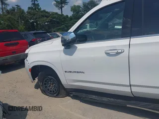 2023 Chevrolet Suburban Premier с VIN 1GNSCFKD5PR546017, выставлен на аукционе IAAI как лот 42584410 с пробегом 43 749 миль миль и . История ставок и продаж доступна на DreamBid. Изображение 17.