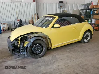 2015 Volkswagen Beetle Classic z VIN 3VW517AT2FM810740, wystawiony jako Copart lot #57384075 z przebiegiem 84 457 mil mil oraz Szkoda całkowita • Salvage title. Historia ofert i sprzedaży dostępna na DreamBid. Obrazek 1.