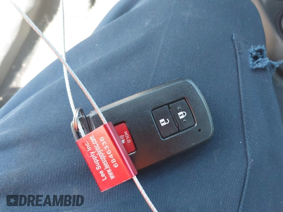 2018 Toyota RAV4 XLE с VIN JTMWFREV7JJ735295, выставлен на аукционе IAAI как лот 42452894 с пробегом 103 974 миль миль и . История ставок и продаж доступна на DreamBid. Изображение 11.