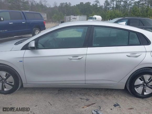 2019 Hyundai Ioniq Hybrid Blue with VIN KMHC65LC3KU118095, listed as a IAAI auction lot 41717628 with 101,787 mi miles. Bid and sale history available at carsss.com. Image 14.