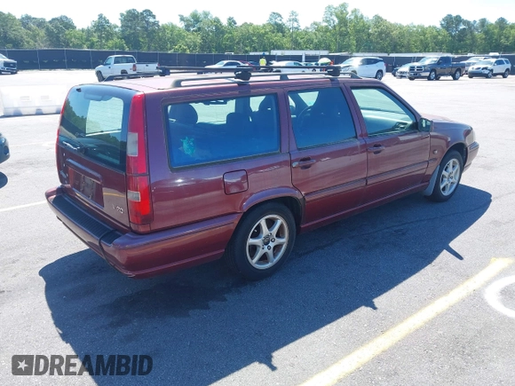 2000 Volvo V70 z VIN YV1LW61J8Y2644104, wystawiony jako IAAI lot #42307218 z przebiegiem 251 170 mil mil oraz . Historia ofert i sprzedaży dostępna na DreamBid. Obrazek 4.