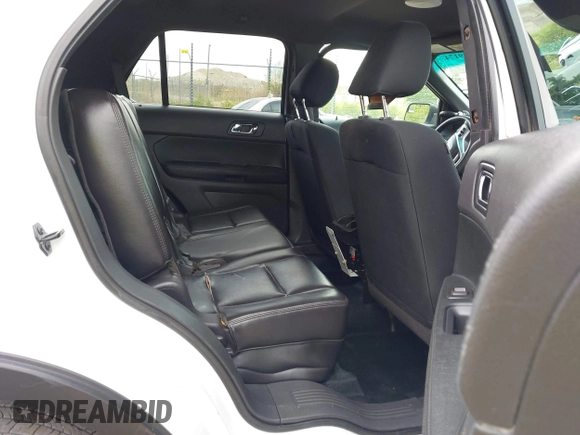 2013 Ford Police Interceptor Utility z VIN 1FM5K8AR6DGB59111, wystawiony jako IAAI lot #42259174 z przebiegiem 75 460 mil mil oraz . Historia ofert i sprzedaży dostępna na DreamBid. Obrazek 8.