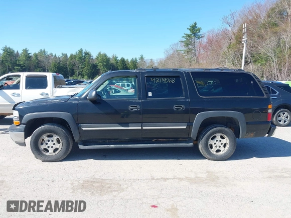 2005 Chevrolet Suburban LT with VIN 1GNFK16Z55J251296, listed as a IAAI auction lot 42119068 with 312,449 mi miles. Bid and sale history available at carsss.com. Image 12.