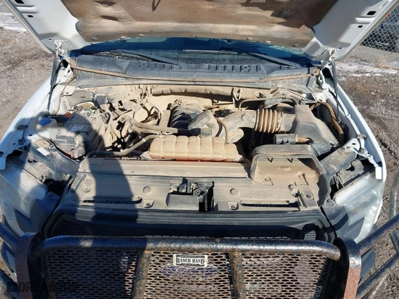 2015 Ford F-150 XLT w/HD Payload Pkg with VIN 1FTFW1EF8FFC07270, listed as a IAAI auction lot 41425948 with 194,107 mi miles. Bid and sale history available at carsss.com. Image 10.