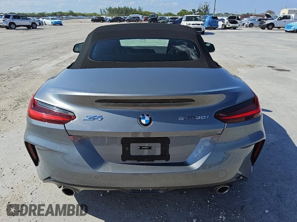 2025 BMW Z4 sDrive30i z VIN WBAHF3C08SWY40779, wystawiony jako Copart lot #56997015 z przebiegiem 18 324 mil mil oraz Tytuł czysty. Historia ofert i sprzedaży dostępna na DreamBid. Obrazek 6.