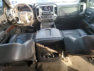 2015 GMC Sierra 3500HD SLT z VIN 1GT423E89FF547639, wystawiony jako Copart lot #86342214 z przebiegiem 185 012 mil mil oraz Szkoda całkowita • Salvage title. Historia ofert i sprzedaży dostępna na DreamBid. Obrazek 8.