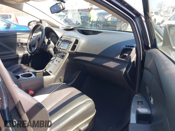 2015 Toyota Venza XLE with VIN 4T3BK3BB1FU117285, listed as a IAAI auction lot 41995884 with 106,237 mi miles. Bid and sale history available at carsss.com. Image 5.