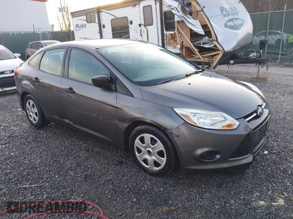 2013 Ford Focus S with VIN 1FADP3E20DL156901, listed as a IAAI auction lot 41784334 with 190,821 mi miles. Bid and sale history available at carsss.com. Image 1.