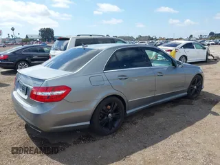 2013 Mercedes-Benz E 400 Sport with VIN WDDHF9FB6DA741371, listed as a IAAI auction lot 42141161 with 208,676 mi miles and . Bid and sale history available at carsss.com. Image 4.
