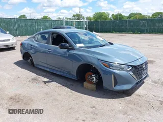 2025 Nissan Sentra SR with VIN 3N1AB8DV7SY270972, listed as a IAAI auction lot 42153738 with 1,222 mi miles and . Bid and sale history available at DreamBid. Image 1.