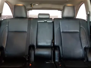 2016 Toyota Highlander XLE z VIN 5TDJKRFH4GS246539, wystawiony jako Copart lot #56583125 z przebiegiem 158 537 mil mil oraz Szkoda całkowita • Salvage title. Historia ofert i sprzedaży dostępna na DreamBid. Obrazek 10.