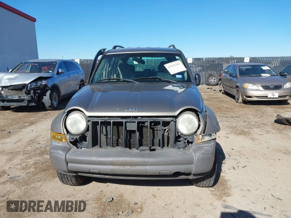 2007 Jeep Liberty Sport with VIN 1J4GK48K77W502284, listed as a IAAI auction lot 41323341 with 223,050 mi miles. Bid and sale history available at carsss.com. Image 12.