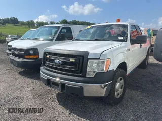 2013 Ford F-150 XL z VIN 1FTEX1EM7DKF27157, wystawiony jako IAAI lot #42786348 z przebiegiem 157 918 mil mil oraz . Historia ofert i sprzedaży dostępna na DreamBid. Obrazek 7.