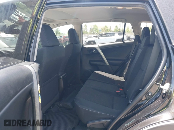2018 Toyota RAV4 XLE z VIN 2T3WFREV1JW450514, wystawiony jako IAAI lot #42291018 z przebiegiem 89 370 mil mil oraz . Historia ofert i sprzedaży dostępna na DreamBid. Obrazek 8.