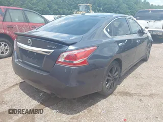 2013 Nissan Altima SL with VIN 1N4BL3AP3DC118910, listed as a IAAI auction lot 42610777 with 174,745 mi miles and . Bid and sale history available at DreamBid. Image 4.