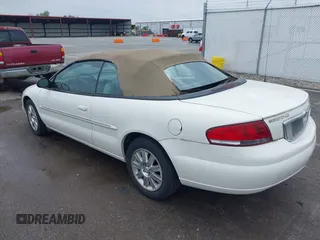 2005 Chrysler Sebring Limited z VIN 1C3EL65R15N502070, wystawiony jako IAAI lot #42407558 z przebiegiem 145 448 mil mil oraz . Historia ofert i sprzedaży dostępna na DreamBid. Obrazek 3.