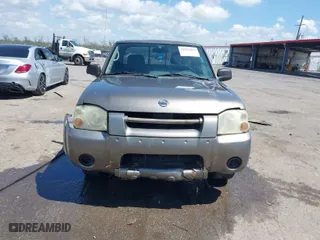 2004 Nissan Frontier 2WD with VIN 1N6DD26T84C422893, listed as a IAAI auction lot 41823370 with 239,205 mi miles. Bid and sale history available at carsss.com. Image 12.
