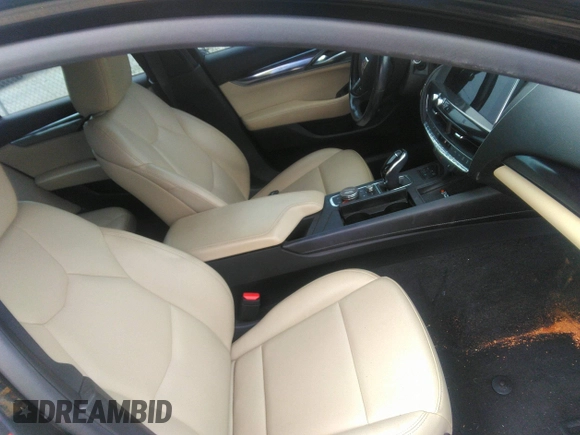 2020 Cadillac CT5 Luxury z VIN 1G6DM5RK4L0100133, wystawiony jako IAAI lot #42133272 z przebiegiem 84 036 mil mil oraz . Historia ofert i sprzedaży dostępna na DreamBid. Obrazek 5.