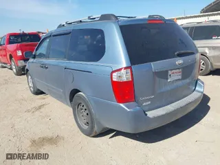 2008 Kia Sedona LX with VIN KNDMB233686245973, listed as a IAAI auction lot 41813489 with 220,249 mi miles. Bid and sale history available at carsss.com. Image 3.