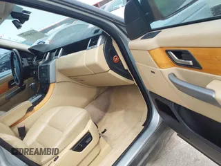 2008 Land Rover Range Rover Sport HSE z VIN SALSK25458A120952, wystawiony jako IAAI lot #42268358 z przebiegiem 215 001 mil mil oraz . Historia ofert i sprzedaży dostępna na DreamBid. Obrazek 5.