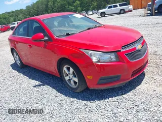 2014 Chevrolet Cruze 1LT z VIN 1G1PC5SB2E7140253, wystawiony jako IAAI lot #42323140 z przebiegiem 103 503 mil mil oraz . Historia ofert i sprzedaży dostępna na DreamBid. Obrazek 1.