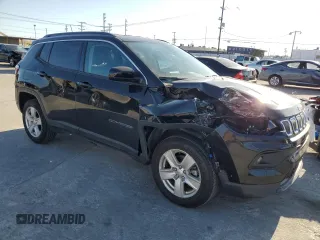 2022 Jeep Compass Latitude with VIN 3C4NJDBB6NT151038, listed as a Copart auction lot 46292775 with 29,912 mi miles and Salvage Title. Bid and sale history available at DreamBid. Image 4.