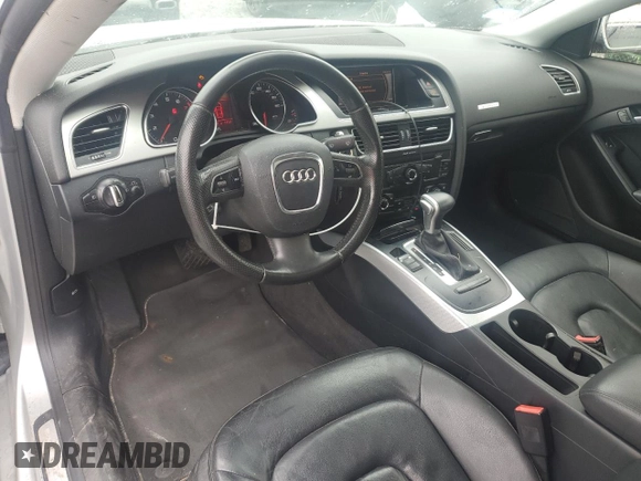 2011 Audi A5 Premium Plus z VIN WAULFAFR9BA007465, wystawiony jako Copart lot #60193325 z przebiegiem 90 951 mil mil oraz Czysty tytuł • Clean title. Historia ofert i sprzedaży dostępna na DreamBid. Obrazek 8.