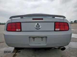 2006 Ford Mustang Standard with VIN 1ZVFT84N765217592, listed as a Copart auction lot 57728195 with 206,750 mi miles and Clean title. Bid and sale history available at DreamBid. Image 6.