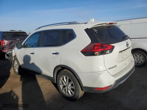 2020 Nissan Rogue SV with VIN KNMAT2MV0LP509546, listed as a Copart auction lot 44196685 with 135,808 mi miles and Salvage Title. Bid and sale history available at carsss.com. Image 2.