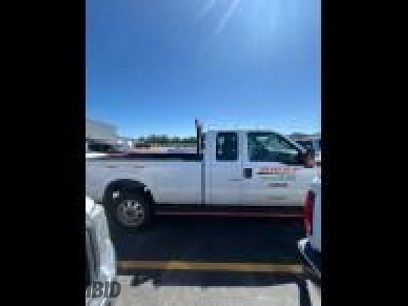 2016 Ford F-250 XLT with VIN 1FT7X2B67GEB70957, listed as a IAAI auction lot 42843825 with 215,003 mi miles and . Bid and sale history available at DreamBid. Image 26.