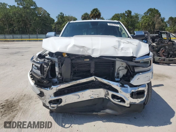 2020 Ram 1500 Laramie z VIN 1C6SRFJT5LN402007, wystawiony jako Copart lot #56427815 z przebiegiem 79 159 mil mil oraz Szkoda całkowita • Salvage title. Historia ofert i sprzedaży dostępna na DreamBid. Obrazek 5.
