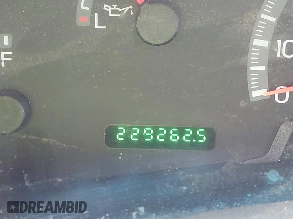 2002 Ford F-150 XL с VIN 1FTRX18L52NB18963, выставлен на аукционе IAAI как лот 42042014 с пробегом 229 262 миль миль и . История ставок и продаж доступна на DreamBid. Изображение 15.