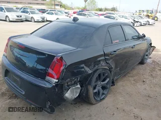2022 Chrysler 300 Touring L with VIN 2C3CCADG7NH262848, listed as a IAAI auction lot 41777821 with 29,618 mi miles. Bid and sale history available at carsss.com. Image 4.