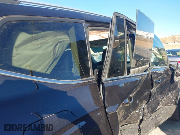 2019 Volkswagen Atlas SE with VIN 1V2LR2CAXKC566024, listed as a IAAI auction lot 41296531 with 106,175 mi miles and . Bid and sale history available at DreamBid. Image 17.