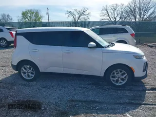 2020 Kia Soul LX with VIN KNDJ23AU7L7021165, listed as a IAAI auction lot 41924587 with 87,513 mi miles. Bid and sale history available at carsss.com. Image 13.