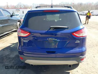 2013 Ford Escape SE with VIN 1FMCU9GX5DUB20394, listed as a IAAI auction lot 41889989 with 121,417 mi miles. Bid and sale history available at carsss.com. Image 15.