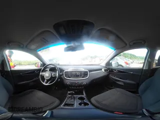 2017 Kia Sorento LX z VIN 5XYPGDA3XHG303917, wystawiony jako IAAI lot #42247202 z przebiegiem 110 279 mil mil oraz . Historia ofert i sprzedaży dostępna na DreamBid. Obrazek 18.