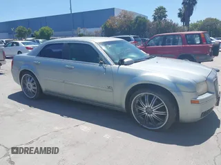 2006 Chrysler 300 Touring z VIN 2C3KA53G16H383032, wystawiony jako IAAI lot #42314175 z przebiegiem 176 657 mil mil oraz . Historia ofert i sprzedaży dostępna na DreamBid. Obrazek 1.