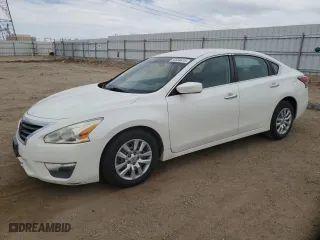 2015 Nissan Altima 2.5 S with VIN 1N4AL3AP8FN311282, listed as a Copart auction lot 52934415 with 180,096 mi miles and Clean Title. Bid and sale history available at carsss.com. Image 1.