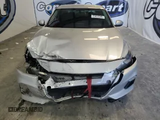 2019 Nissan Altima 2.5 S with VIN 1N4BL4BV7KC239696, listed as a Copart auction lot 86269424 with 136,724 mi miles and Clean Title. Bid and sale history available at carsss.com. Image 5.