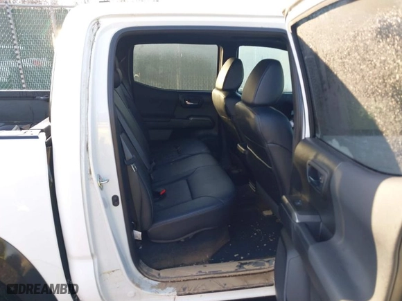 2019 Toyota Tacoma 4WD SR with VIN 5TFCZ5AN4KX191104, listed as a IAAI auction lot 41801672 with 16,347 mi miles. Bid and sale history available at carsss.com. Image 8.