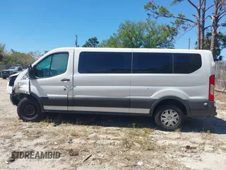 2017 Ford Transit XL z VIN 1FBZX2ZM5HKA20642, wystawiony jako IAAI lot #41835260 z przebiegiem Nie podano mil oraz . Historia ofert i sprzedaży dostępna na DreamBid. Obrazek 15.