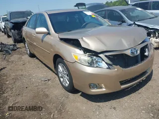 2011 Toyota Camry LE z VIN 4T1BF3EK3BU195117, wystawiony jako IAAI lot #42063833 z przebiegiem 153 538 mil mil oraz . Historia ofert i sprzedaży dostępna na DreamBid. Obrazek 1.