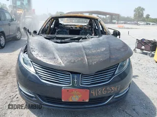 2014 Lincoln MKZ with VIN 3LN6L2J9XER835133, listed as a IAAI auction lot 41865347 with 1 mi miles. Bid and sale history available at carsss.com. Image 6.
