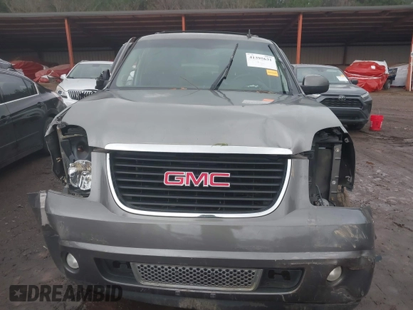 2008 GMC Yukon SLT w/4SB with VIN 1GKFC13008J141826, listed as a IAAI auction lot 41395631 with 1 mi miles. Bid and sale history available at carsss.com. Image 6.