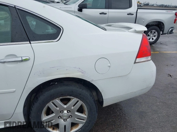 2014 Chevrolet Impala LT z VIN 2G1WB5E30E1140901, wystawiony jako IAAI lot #42106456 z przebiegiem 119 529 mil mil oraz . Historia ofert i sprzedaży dostępna na DreamBid. Obrazek 16.