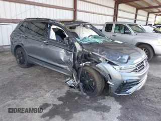 2022 Volkswagen Tiguan SE R-Line Black with VIN 3VVCB7AXXNM091425, listed as a IAAI auction lot 42515543 with 40,771 mi miles and . Bid and sale history available at DreamBid. Image 1.